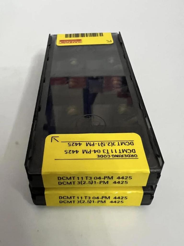 Original Sandvik / DCMT11T304-PM 4425  / CNC lathe carbide blade 10 PCS