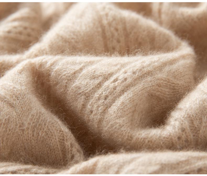 Women's Cable Knit Cashmere Sweater - Round Neck, Soft Pullover, Loose Fit, Perfect for Autumn & Winter.