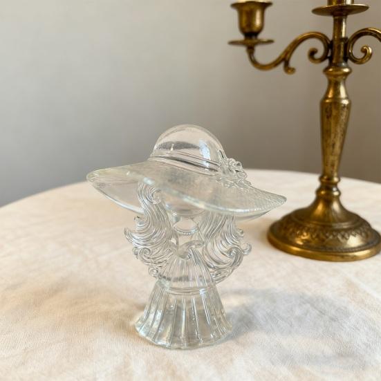 Yousheng Klarsichtiger Harz Mädchen Figur Geschnitzt Retro Schlapphut Damen Statue Skulptur Heim Büro Schreibtisch Dekoration Ornament