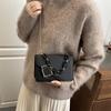 Einfache einfarbige Damen-Quadrat-Schultertaschen Strukturierte Damen-Ketten-Crossbody-Tasche Vielseitige Damen-PU-Leder-Klapp-Handtaschen