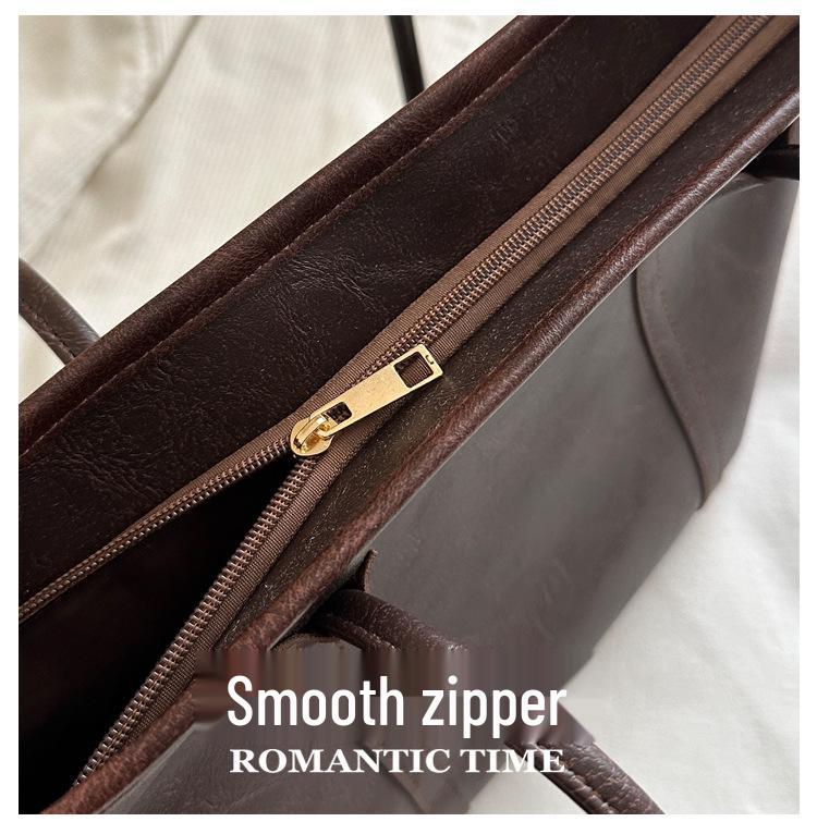 Versatile Retro Tote Bag - Large-Capacity Shoulder Bag for Commuting and Leisure, Korean Style