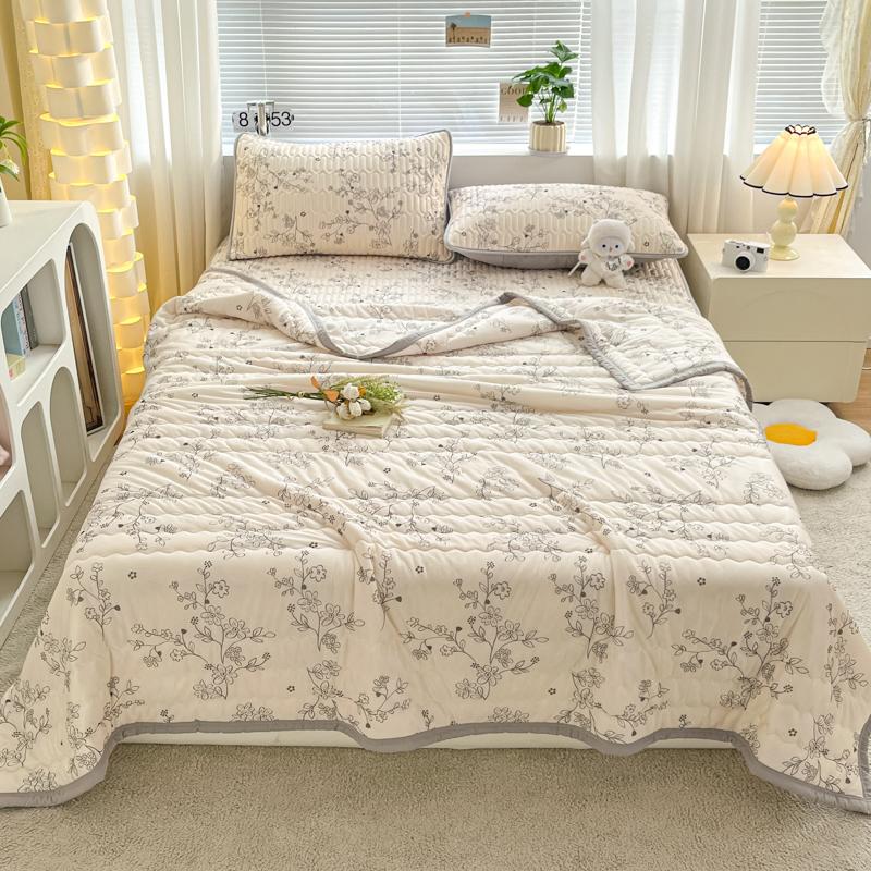 Luxury Floral Style Summer Quilt Skin-friendly Comfortable Ultra Soft Air Conditioning Cooling Quilts Home Travel Thin Blanket