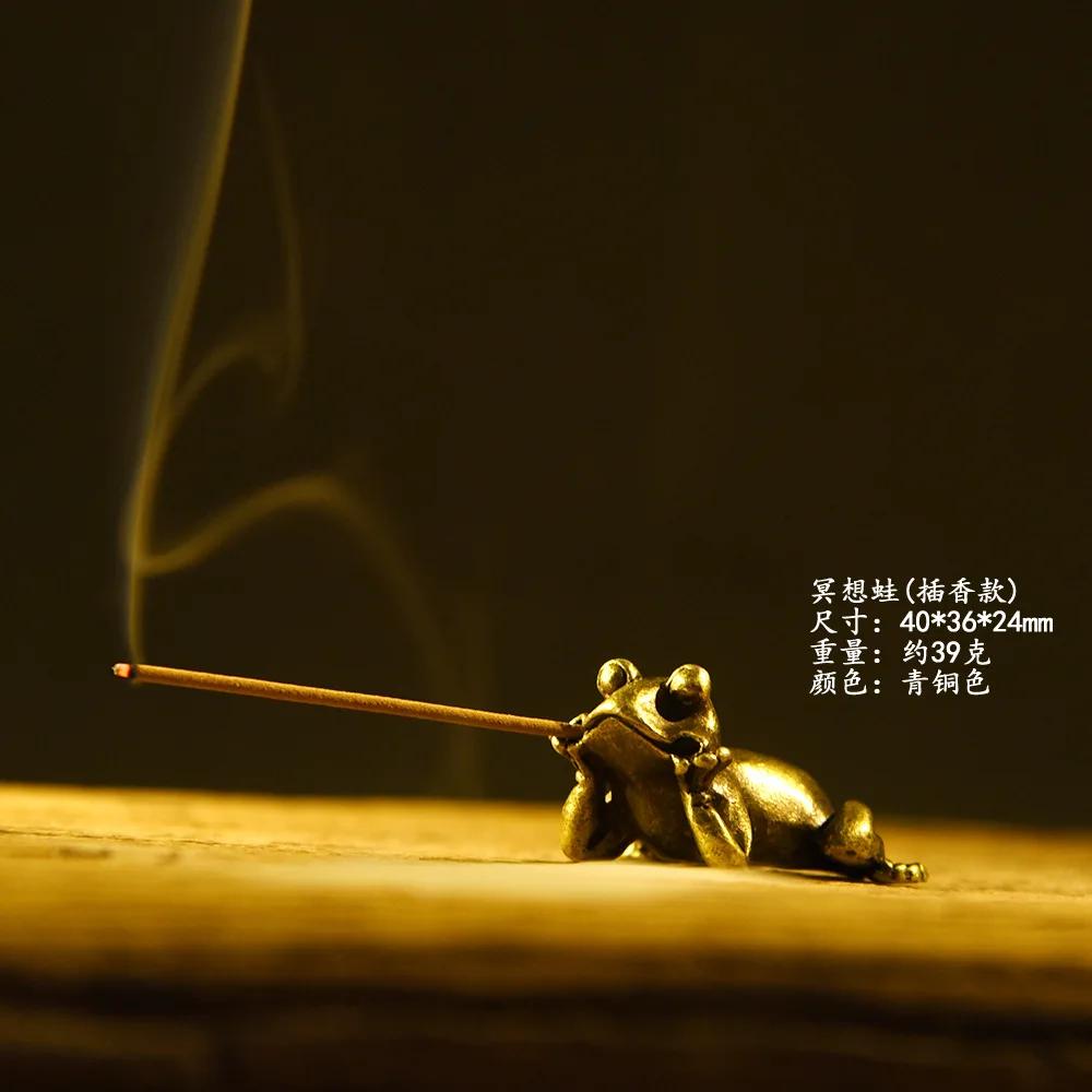 

Funny Retro Bronze Frog Ornament Desk Tea Pet Indoor Aromatherapy Incense Holder Handicraft for Home Decor Boys Gift