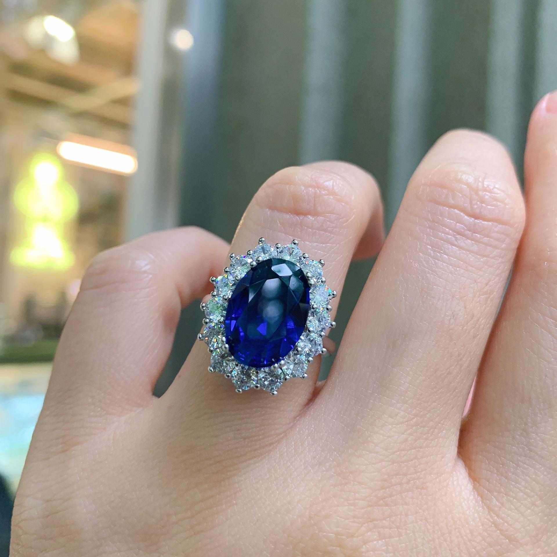 

Ювелирный набор с имитацией синего стекла Основной камень Подвеска 12 * 16 Кольцо 10 * 14 Серьги 8 * 12