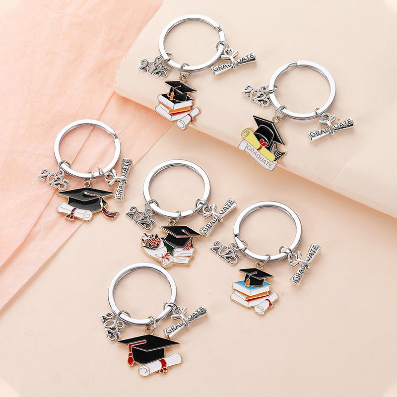 2/10 Pièces Porte-clés Cérémonie de Remise de Diplômes Mignon Créatif Chapeau de Diplômé Livre Robe Pendentif Porte-clés Cadeau Commémoratif Cérémonie de Remise de Diplômes