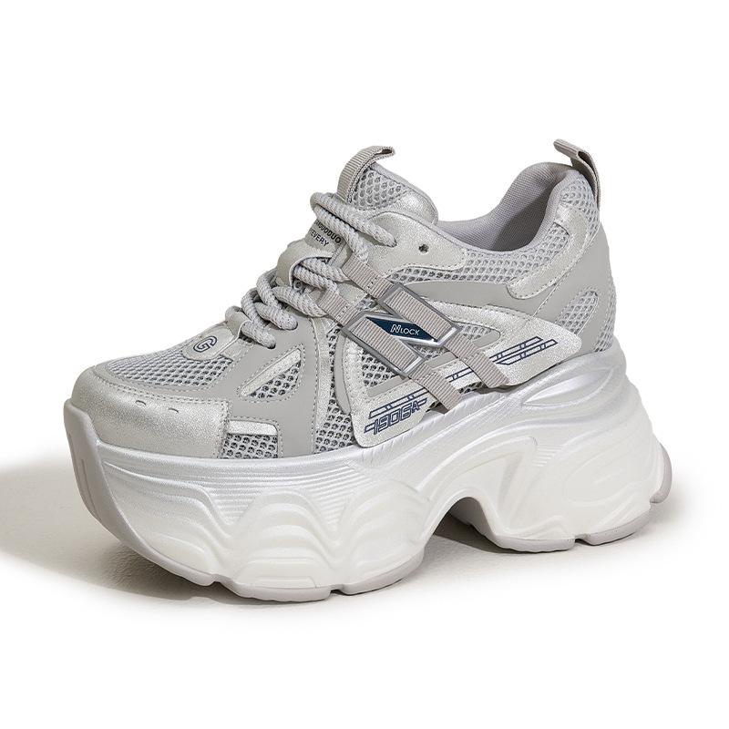 

Женские кроссовки «папины кроссовки» 2025 лето новые полые сетчатые сандалии толстая подошва внутренняя высота увеличение женская обувь универсальная повседневная спортивная обувь 39