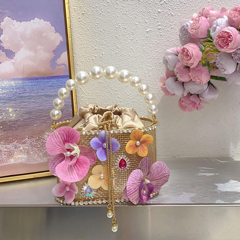 

Metal Flower Beaded Handbag Shiny Bad Water Diamond Vegetable Basket Birdcage Banquet Bucket Handlebar Messenger Bag золотий