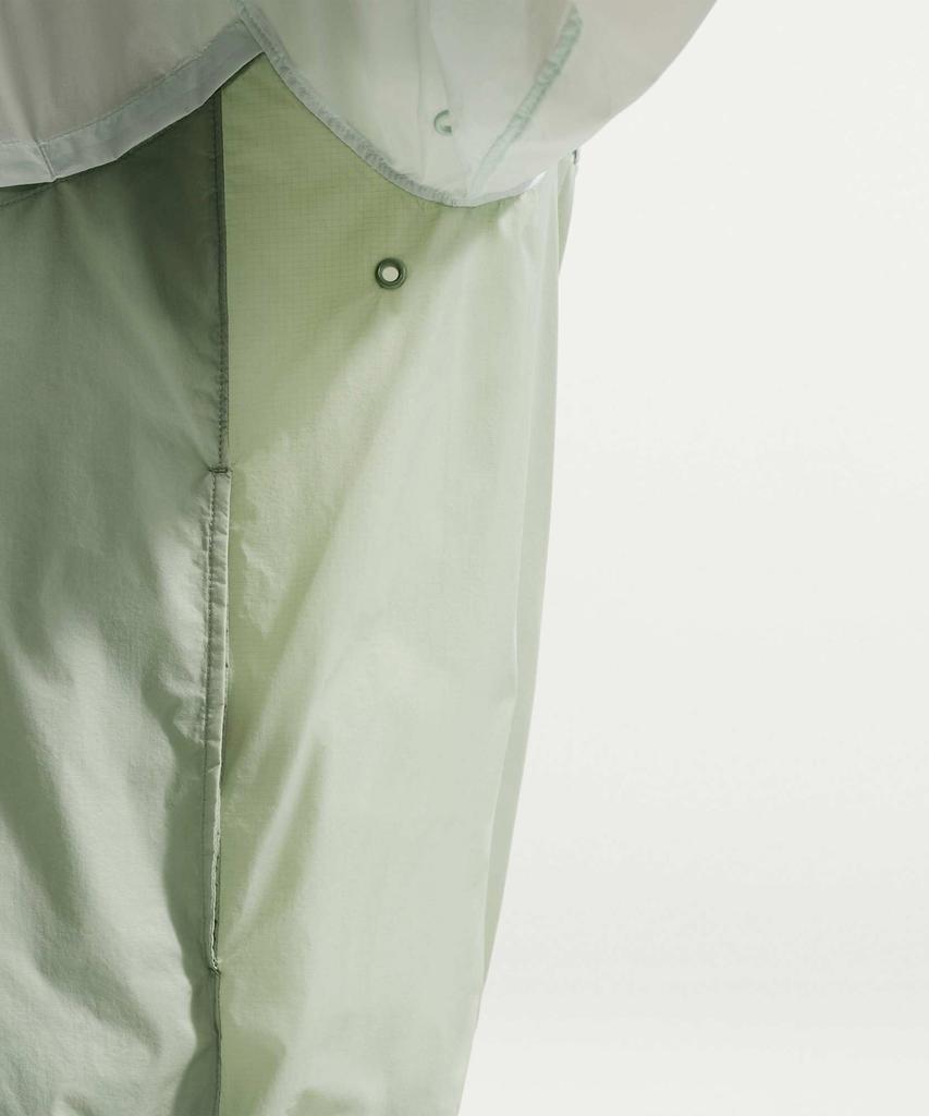 Nike Windrunner Unlined Full-Zip Uv Jacket M - Barely Green:Jade Horizon:White / Io9628-394