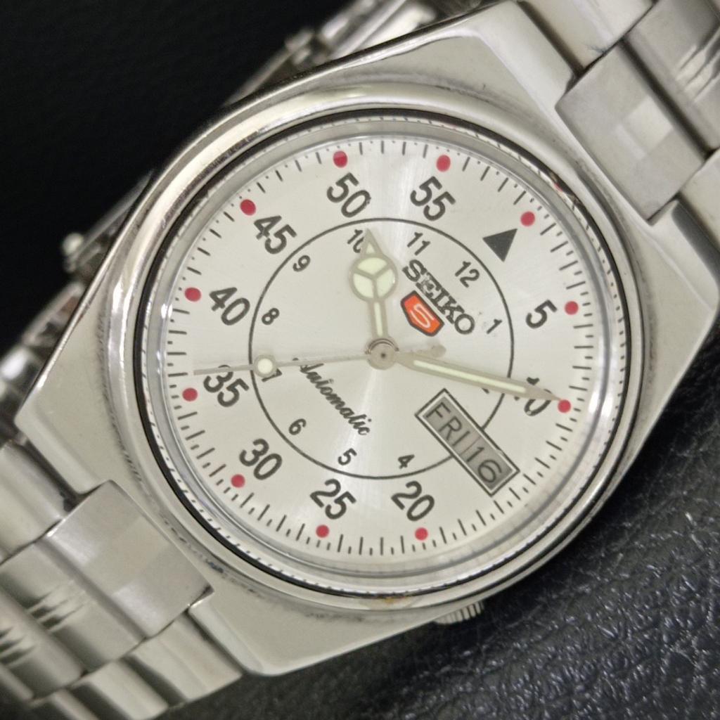 GENUINE VINTAGE SEIKO 5 AUTOMATIC JAPAN MENS SILVER COLOR DIAL WATCH a701677-5 R206c-a701677