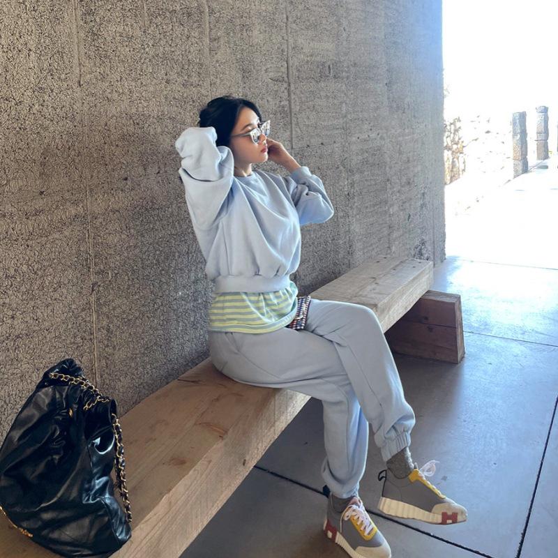 2025 Korean-Style Women’s Trendy Velvet Sweatshirt & Jogger Set – Comfy Casual Sportswear for Fall & Spring