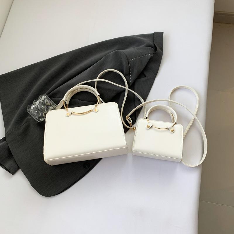 

Женские сумки женские большой вместимости 2025 новые в иностранном стиле женские сумки простой тренд мода портативная плечевая маленькая квадратная сумка Small белый