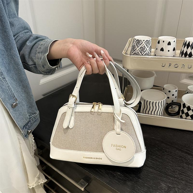Elegant Classic Crossbody Bag Women Luxury Vintage Designer Minimalist Shoulder Bag Stylish Commuter Large Capacity Underarm Bag AVE