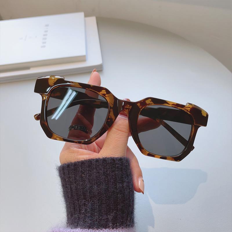 

JYL TS Driving Sunglasses Women UV Protection Round Face LBP3976 A-9707 ярко-серый