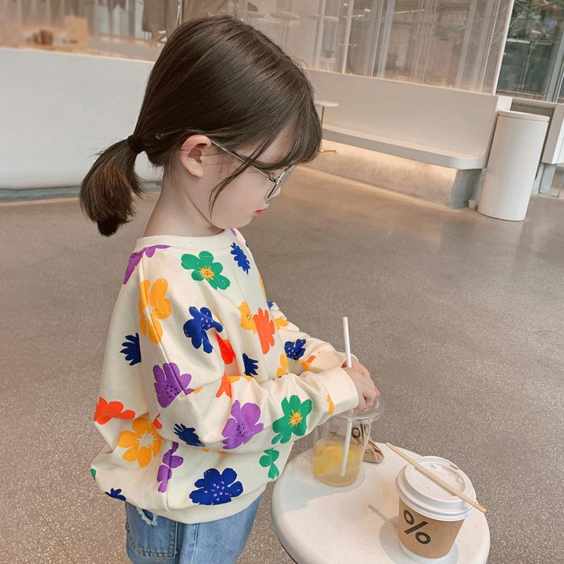 Blusa infantil de manga comprida com decote redondo e gola redonda para meninas