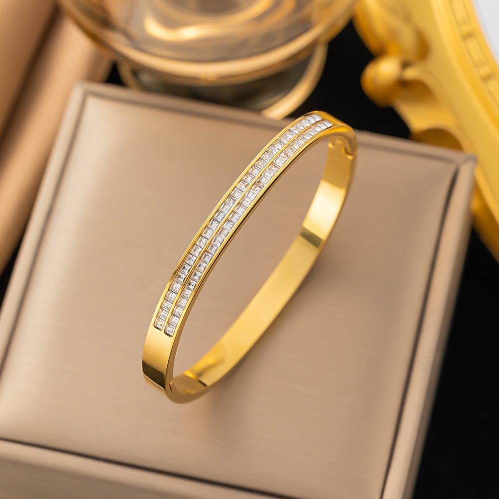 Europe And the United States Hot Selling Stainless Steel Braceelet Gold Zircon Inlaid Stainless  Bangles for Womem  Gift