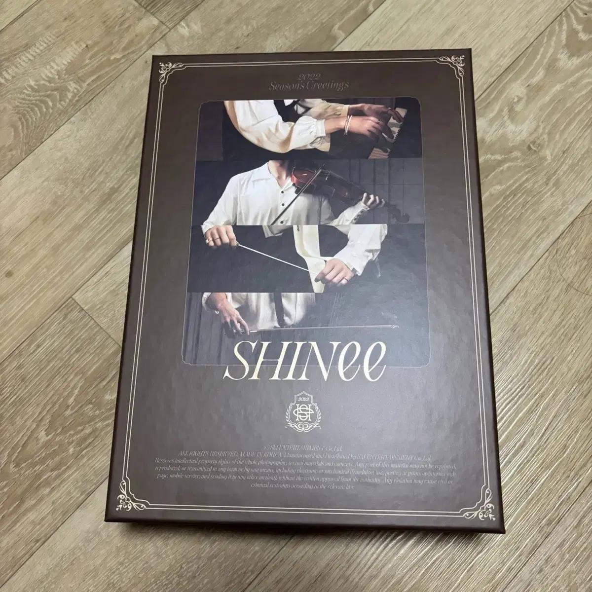 

Shinee Season s Greetings