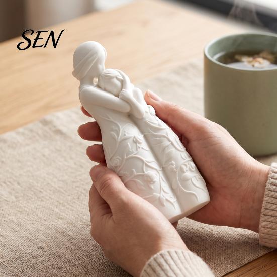 Romantic Anniversary Gift Mother and Daughter Hugging Figurine, 3D Printed Warm Family Sculpture, Modern Artistic Home Decor Tabletop for Living Room