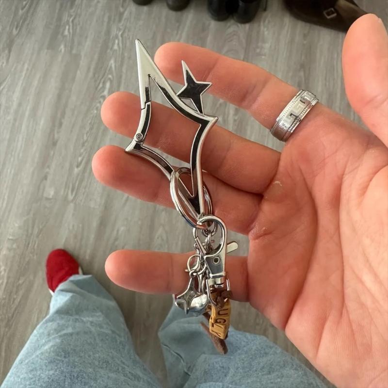 Metal Carabiner with Star Shape Lightweight Construction Mountaineering Key Holder for Outdoor Adventures