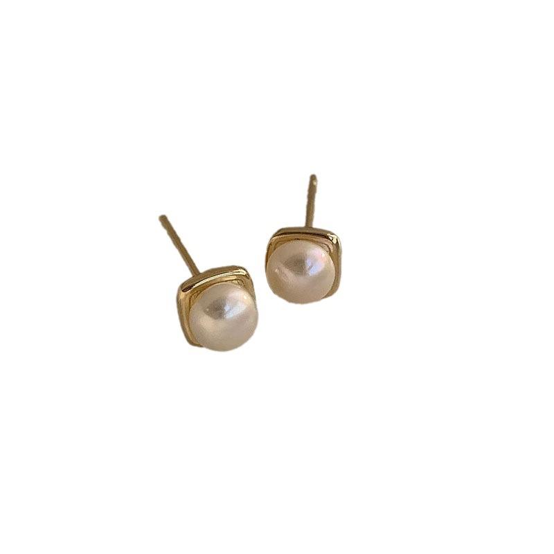 Korean New Simple Exquisite White Imitation Pearl Stud Earrings For Women Girls Minimalist Ear Jewelry Gifts Wholesale
