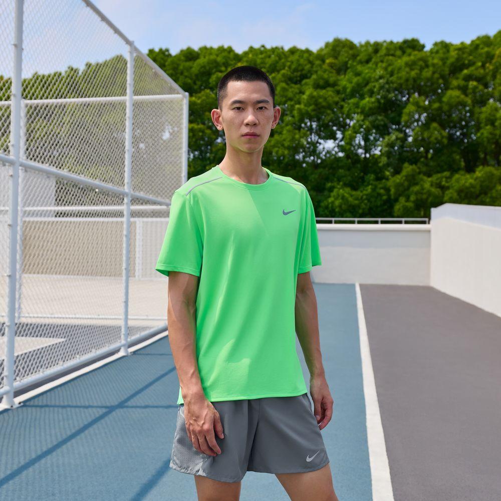 Nike Dri Fit Running T Shirts Men s Crew Neck Moderate S