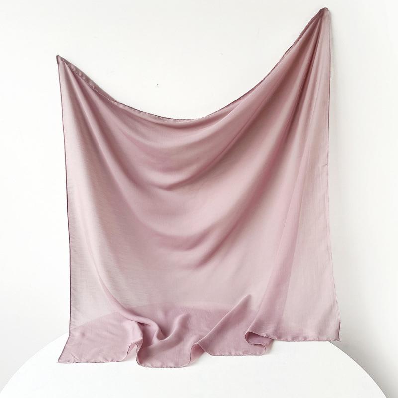 Ensfarvet skjerf Tyrkia Gaskludskjerf Stort firkantet skjerf Vår Nytt Silkeskjerf Europeisk og Amerikansk Hodeskjerf Skjerf