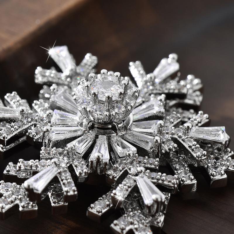 Mode-Anhänger Drehbarer Spinner Kristall Strasssteine Schneeflocke Brosche Pins für Damen Hochzeits Schmuck Broschen Zubehör
