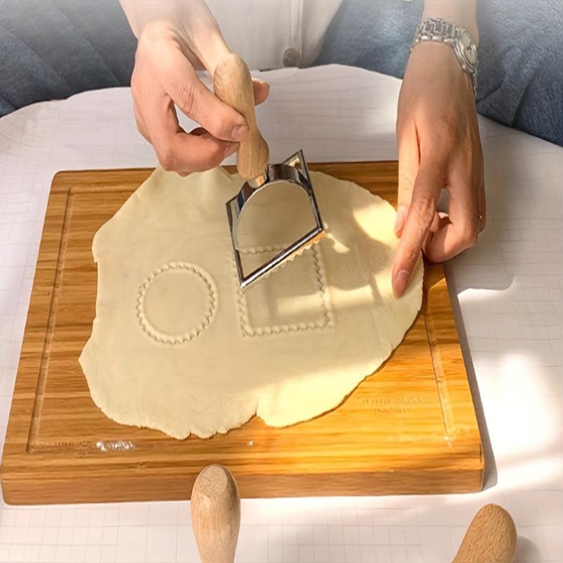 5 Pcs Wonton Making Knife Set with Wooden Handle Roller Knife Cover Noodle Pressing Wheel Pasta Tool Kit for Kitchen