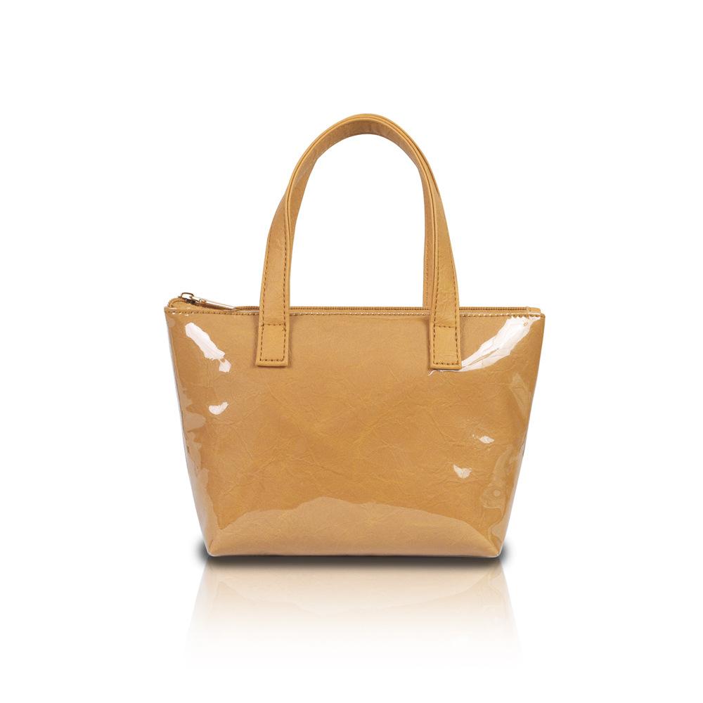 This PVC Women's Bag Is Lightweight, Niche, and Has A Unique Design Sense. It Is A Simple and Spacious Commuting Handbag