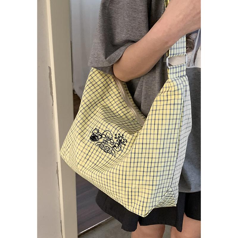 Fashion plaid large-capacity canvas bag women's 2025 new shoulder bag soft-faced lazy wind messenger bag