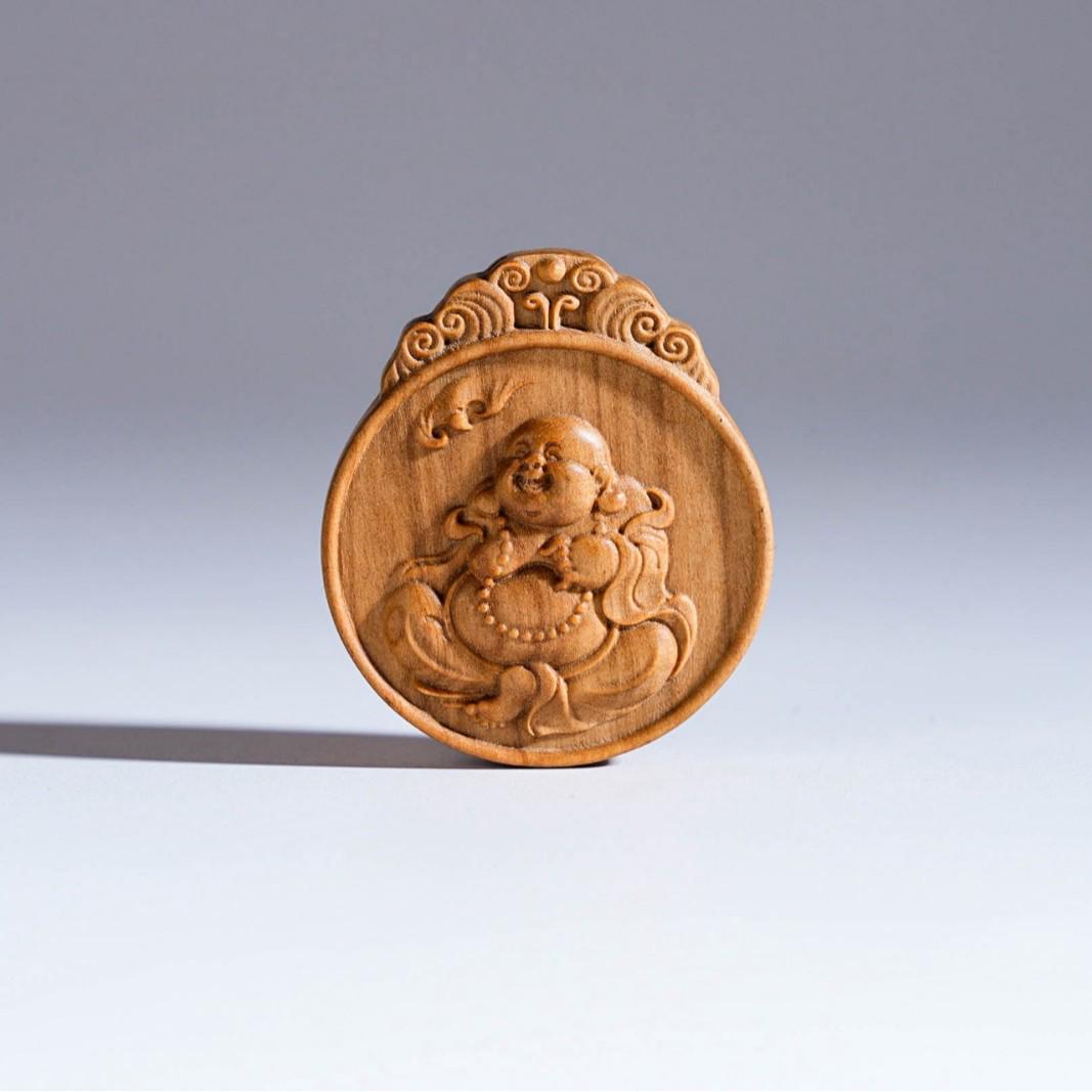 Sandalwood Maitreya Buddha Necklace: Unisex Laughing Buddha Pendant and Peace Card Gift