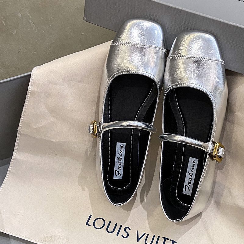 Retro soft leather Mary Jane lightweight women's shoes 2025 new temperament gentle wind French one-word buckle flat bottom shallow beans