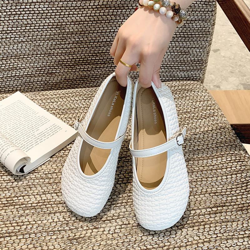 

Spring and autumn new one-word belt Mary Jane single shoes women s shallow mouth ballet shoes flat white small leather shoes 40 белый