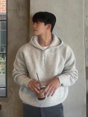 Men's Trendy High-Grade Half-Zip Hooded Sweater for Spring & Autumn