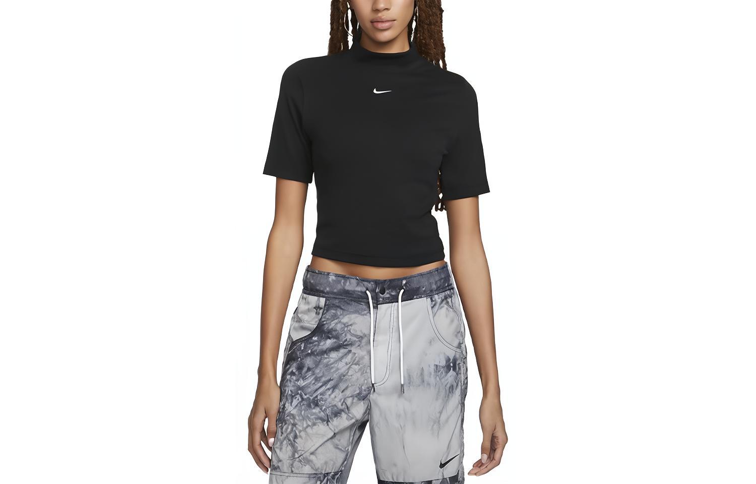 Nike T Shirts Women s Black Stand Collar Moderate Straight Fit DV7958-010 M