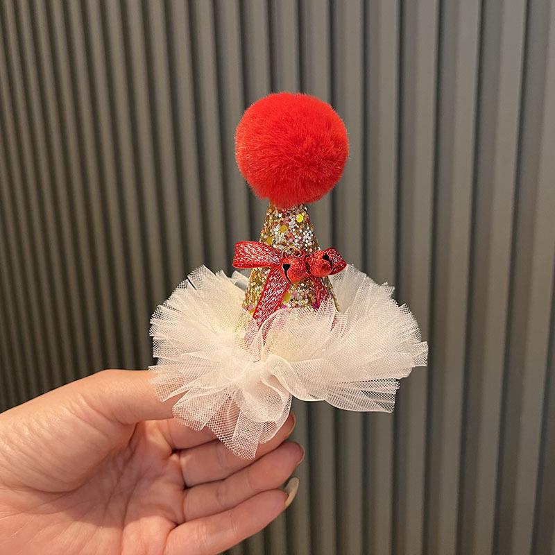 Clipsuri de păr cu pălărie de Crăciun: Accesorii roșii drăguțe pentru fete