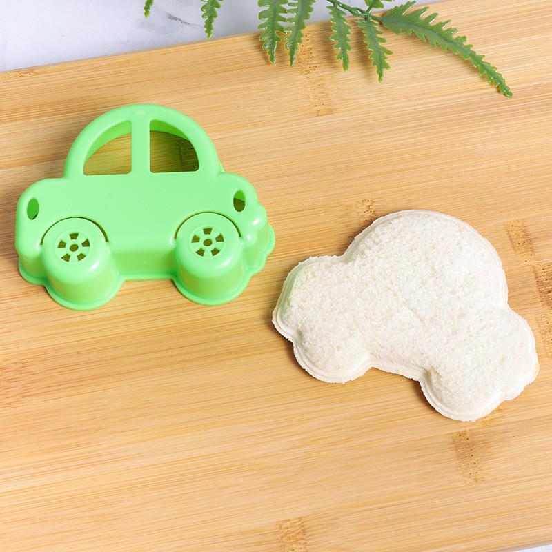 Creative Bear Sandwich Cutter: DIY Children's Cartoon Toast Mold
