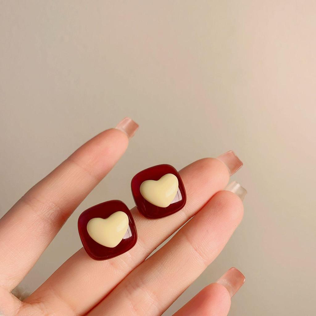 2024 D Retro Wine Red Velvet Rose Pearl Earrings: Hong Kong Style, Autumn/Winter Trend