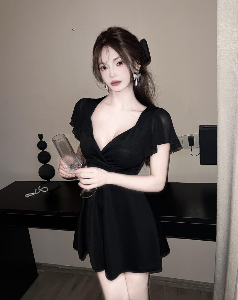 Work clothes women's clothing sexy low-cut V-neck lotus leaf sleeves backless waist thin A-shaped big pendulum dress