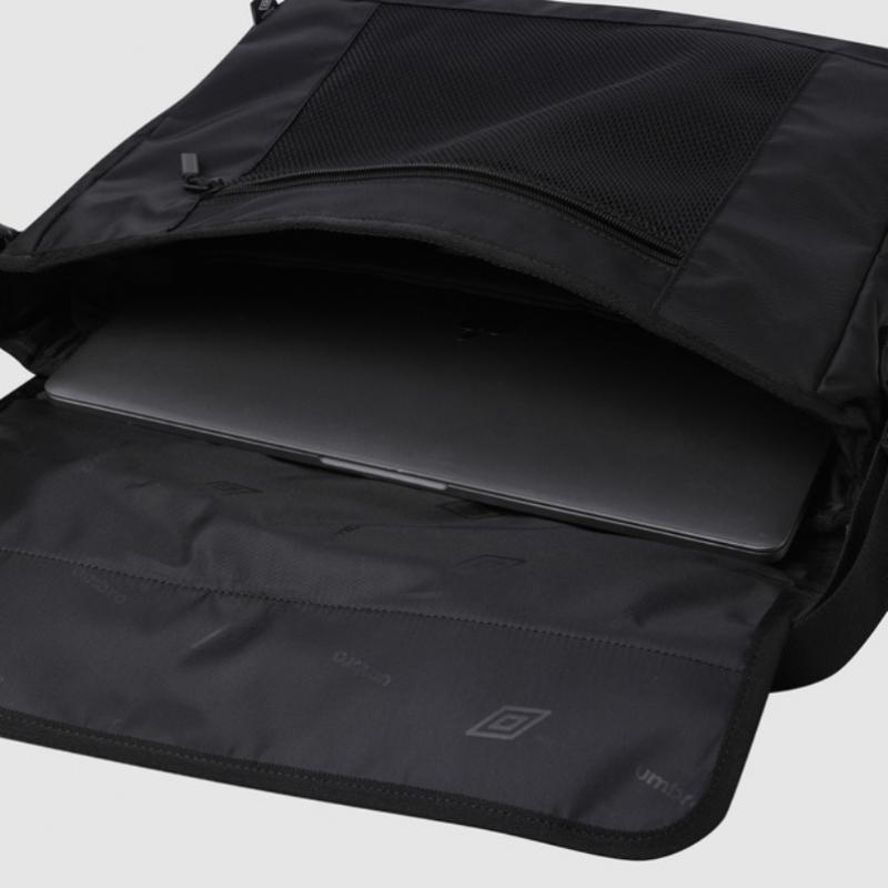 Umbro News Cool Messenger Bag Ur123cbg19 Blk