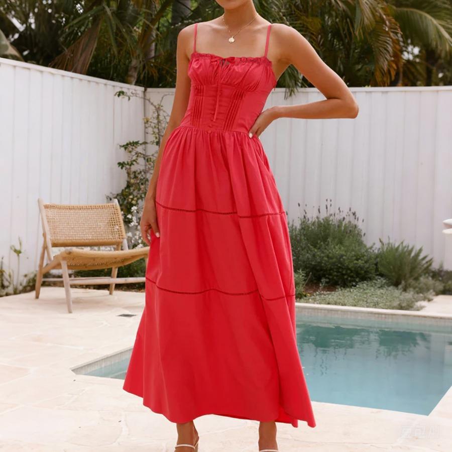 Vacation and Casual Style Solid-color Small Halter Dress, High-waisted Artistic Style Women's Wear 2025