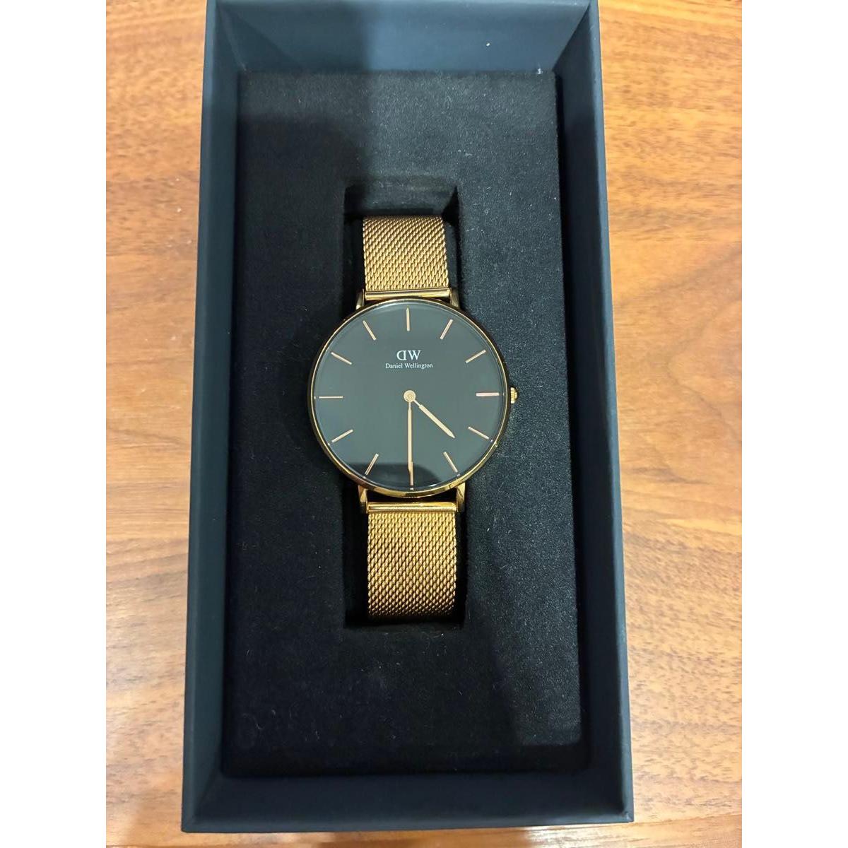 Used [Good Condition] Daniel Wellington DW Watch Gold Black Dial Mesh Strap