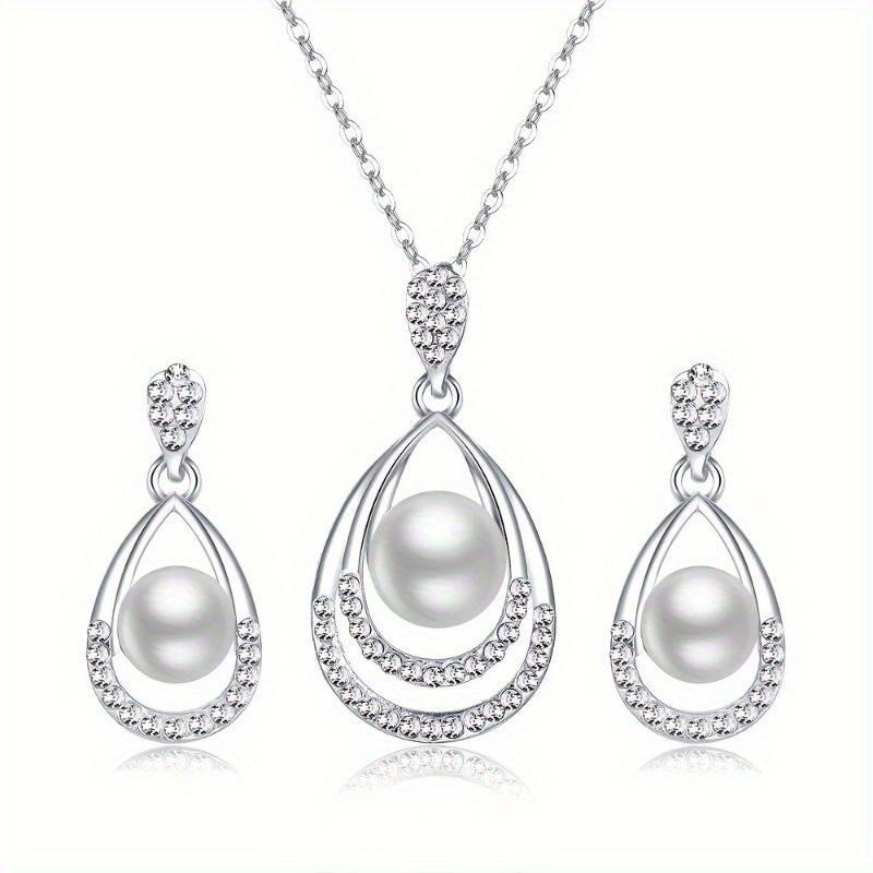 Three-piece set, including a luxurious and elegant minimalist waterdrop design necklace and matching earrings, perfect as a wedding jewelry gift