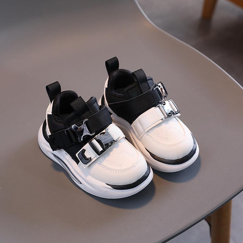 

Детские кожаные кроссовки 2025 осень новые для мальчиков и девочек обувь на липучках, корейская версия, повседневная обувь на мягкой подошве для мальчиков 21-25 yards, 5 pairs in one hand чёрный