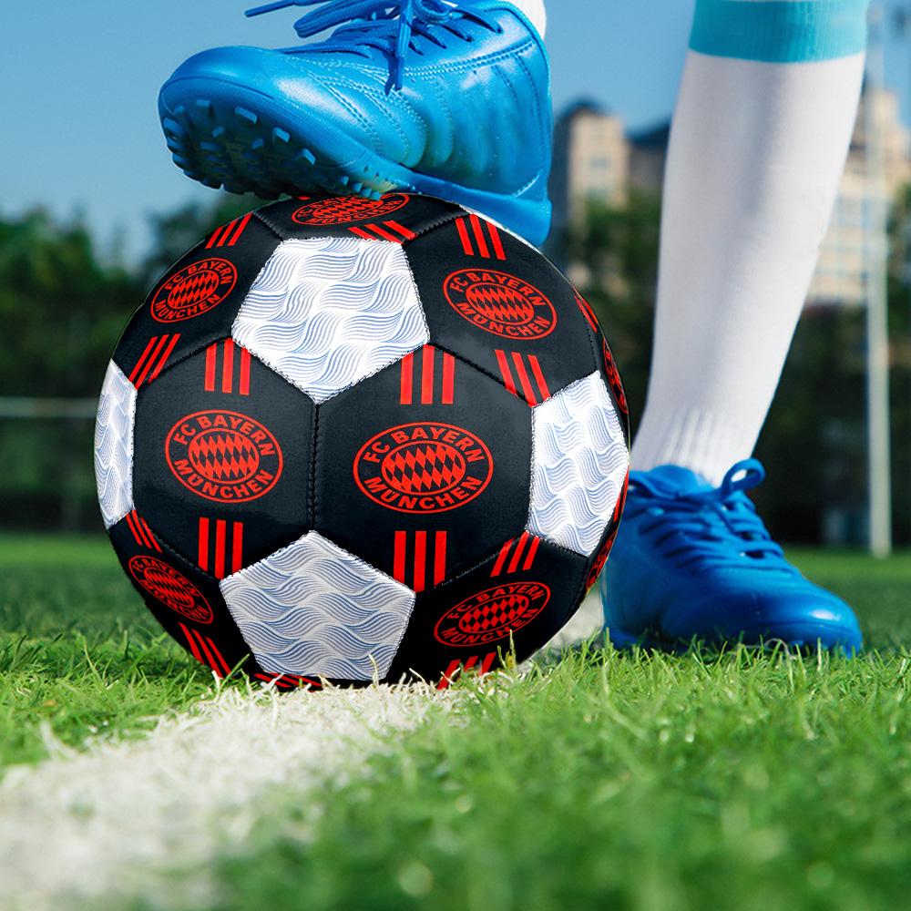 1 Stück FC Bayern München Fußballverein Fußball Fußball Größe 5 Hallenfußball Mode Bunt Hinterhofspiel - Großartig für Sportfans Geschenk