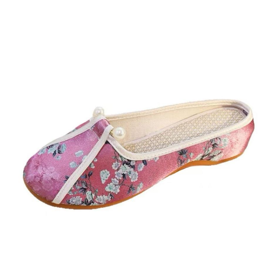 [Miaocai] 2025 Chinese Cheongsam Shoes Low Heel New Round Head Design Sense Old Beijing Embroidered Shoes Versatile Slippers
