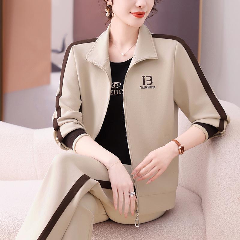 

Женский спортивный костюм для мамы Весна/Осень 2025: Стильный антивозрастной беговой костюм-тройка M (80-100 jin)