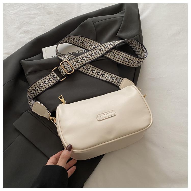 

Повседневная легкая сумка через плечо с широким ремнем, универсальная женская сумка 2025, новая женская сумка, зарубежная, для поездок на работу, на одном плече, сумка-мессенджер, новая белый