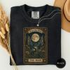 The Moon Trust The Tides T-Shirt, Mond Tarot Tee, Original Tarot Kunst, Mystisches Hexengeschenk, Schlangen Tarot, Okkulte Karten Tee, Hexen Shirt