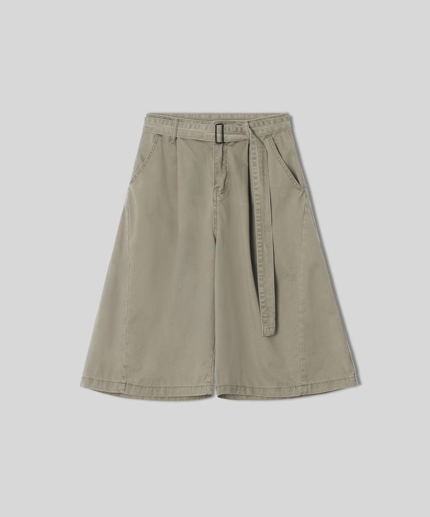 OCCUR Belted Washed Cotton Single-Pleat Bermuda Pants, Beige