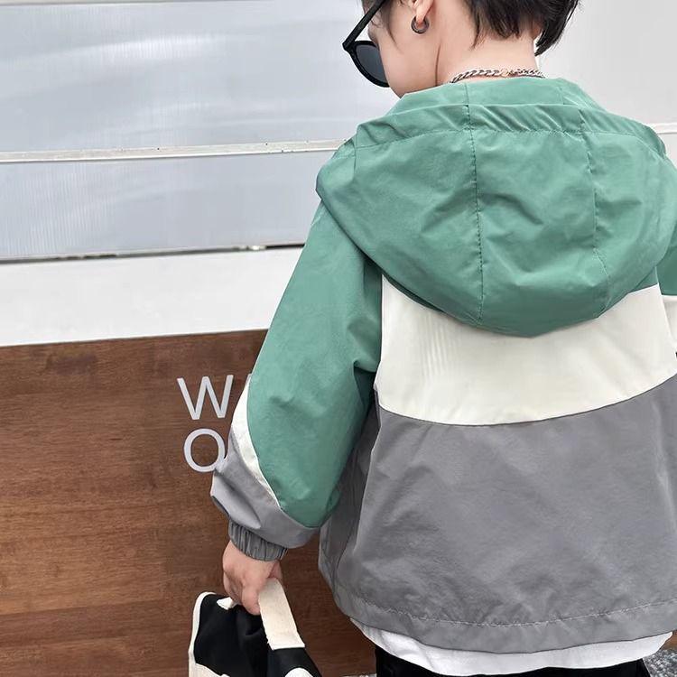 Autumn 2025 Boys' Hooded Windbreaker Jacket - Stylish and Handsome